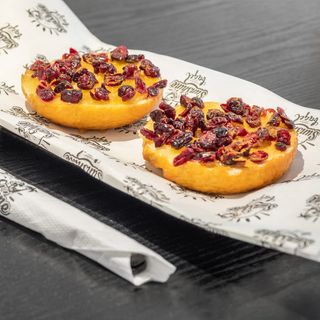 Med i sušeno voće bagel posno