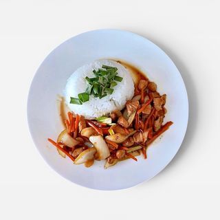 Kung pao chicken cu orez simplu mare