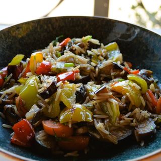 ბრინჯი ბოსტნეულით          