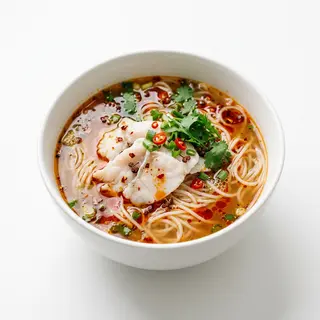 Fideos De Arroz Con Pescado Agridulce Y Picante