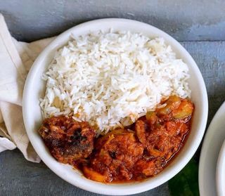 White rice & tomato sauce