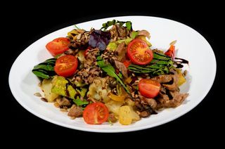 Теплый салат/ Salată caldă