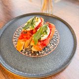 Bruschete cu roșii si buratta