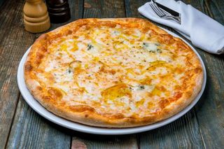 Pizza Cinque formaggi Ø 32cm