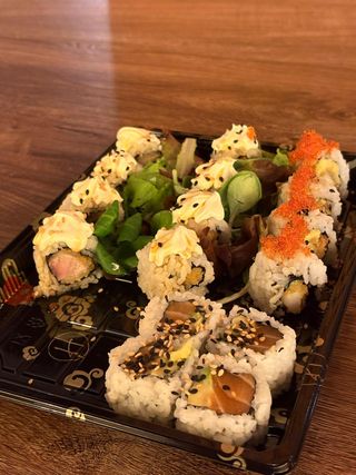 Box Uramaki - 16 pezzi