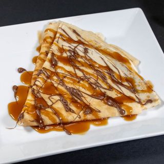 Clatite cu nutella si caramel