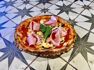 Pizza Clásica Prosciutto e Funghi 
