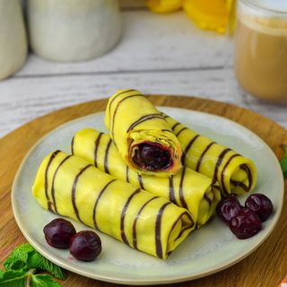 Млинці Бджілка з нутеллою та вишнею 6 шт. Продукт заморожений