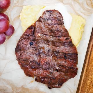 Pastramă fragedă de berbecuț la jar