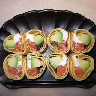 86A-Uramaki Tortilla de Huevo, Queso Philadelphia Y Aguacate (8 Pzs.)