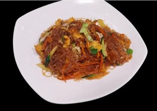 Spaghetti di soia con verdure