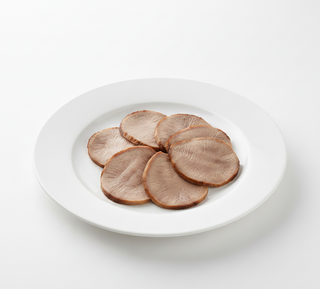 Язик з білим соусом (100/10г)