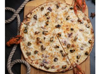 Піца з морепродуктами (520g)