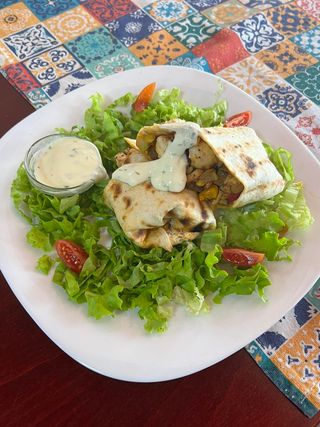 Тортиля с пилешко месо (400г)