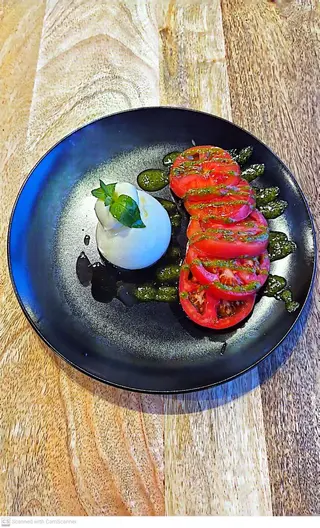 Салата Капрезе с италианска бурата (280г)