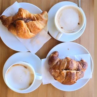 Cappuccino con latte intero