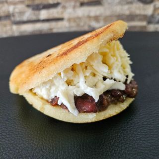 Arepa Dominó