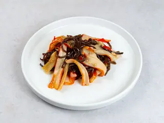 Sałatka Ika z kalmarem (140g)