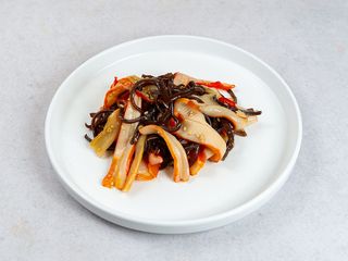 Sałatka Ika z kalmarem (140g)