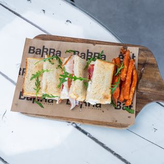 Bikini De Jamón Ibérico Con Burrata Trufada (4 Uds.)