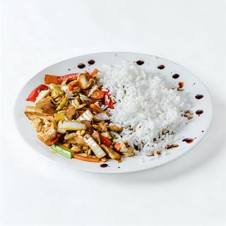 Piletina na kineski način sa prilogom