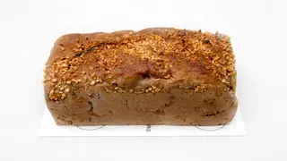 Chleb żytni z figą i orzechami laskowymi