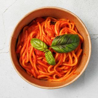 Spaghettone pomodoro e basilico