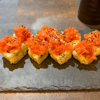 195.Spicy tuna roll