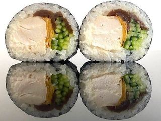 Futomaki z pieczoną rybą maślaną 6 szt.