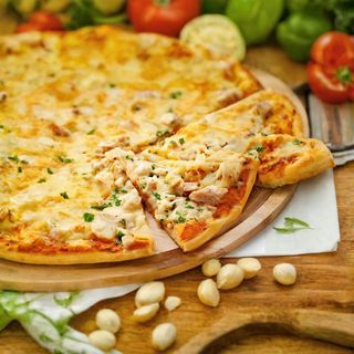 Пицца с куриной грудкой 30cm.