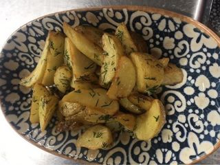 Cartofi țărănești cu usturoi