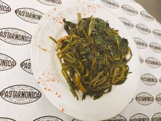 Cicoria ripassata aglio olio peperoncino