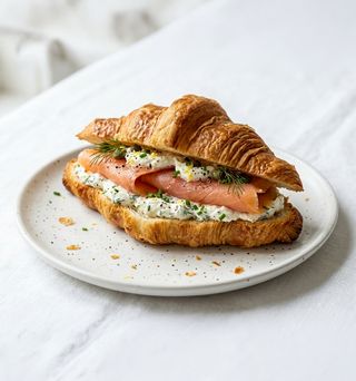 Croissant Au Saumon, Fromage Frais