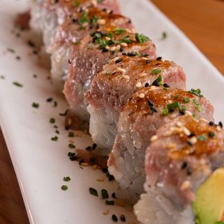 Atún Aburi Roll (8 Uds.)