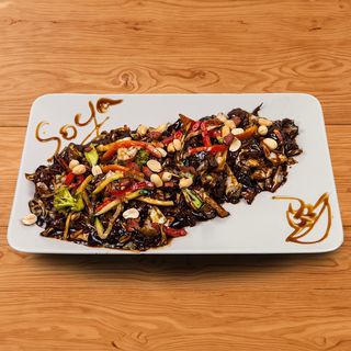 Junetina u kiselo slatko ljutom soja sosu