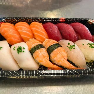 Combinado Sushi (12 piezas)