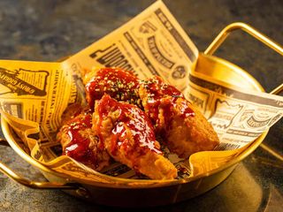 Pollo fritto con salsa piccante coreana