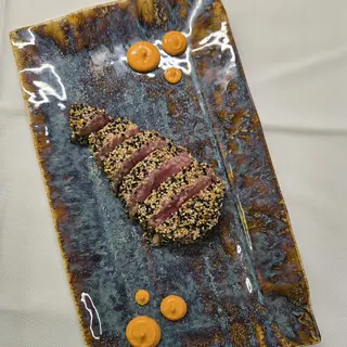Filetto di tonno in crosta di sesamo 