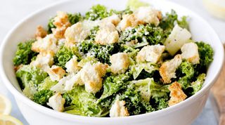 ცეზარი ქათმის ფილეთი ორაგულით