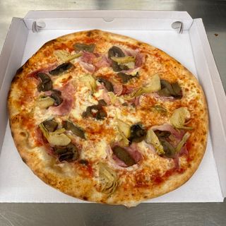 Pizza capricciosa 