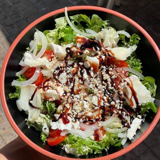 Ensalada De Queso De Cabra