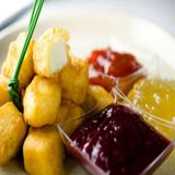 Queso Frito Con Arándanos