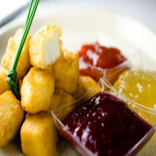 Queso Frito Con Arándanos