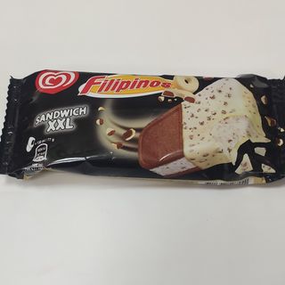 Sandwich filipinos chocolate blanco. 