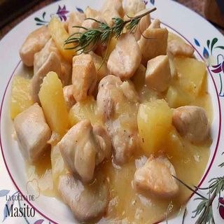 64. Pollo con piña natural