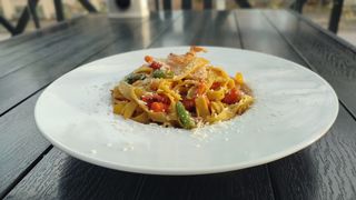 Паста з овочами та куркою 300г