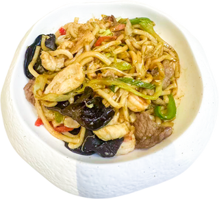 69 Udon salteado tres delicias