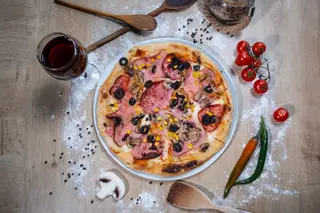 Pizza con tutto