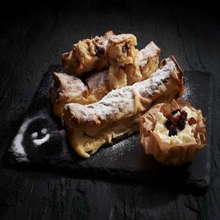 Placinta cu branza dulce si stafide