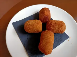 (4und) croquetas de carrillera de vino tinto 